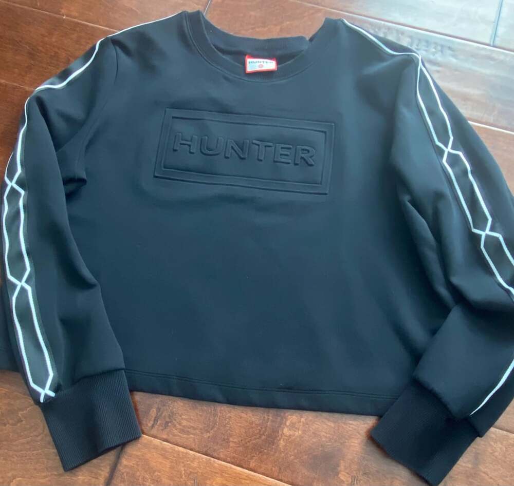 Hunter for Target Cropped Sweatshirt Size L Black Embossed Logo Crewneck